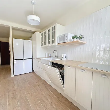63m2 Grande Terrasse, Climatisation & Parking, 2br Cannes