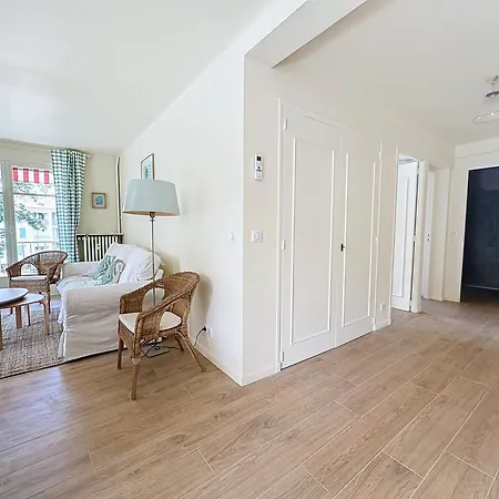 63m2 Grande Terrasse, Climatisation & Parking, 2br